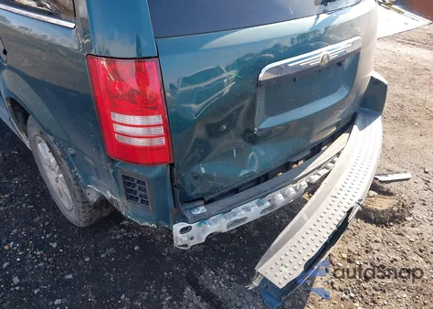2009 Chrysler Town & Country Lx from USA, damaged, VIN 2A8HR44E49R596960